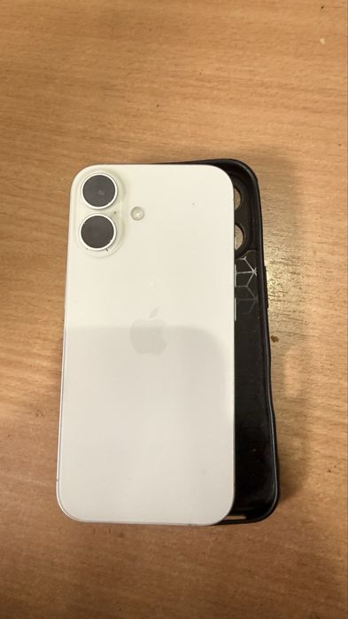Продам айфон 16 iphone 16