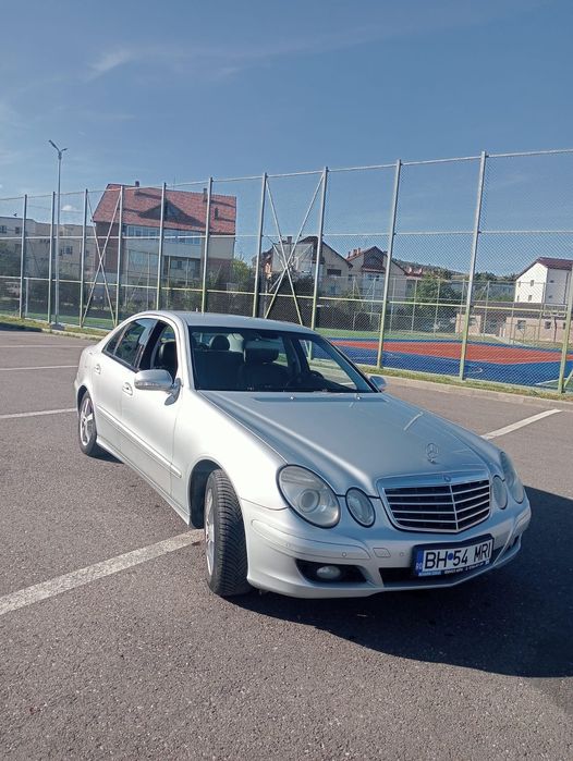 Mercedes-Benz  E 220
