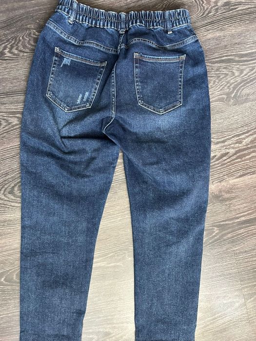 Blugi damă.mar M.la 50.lei