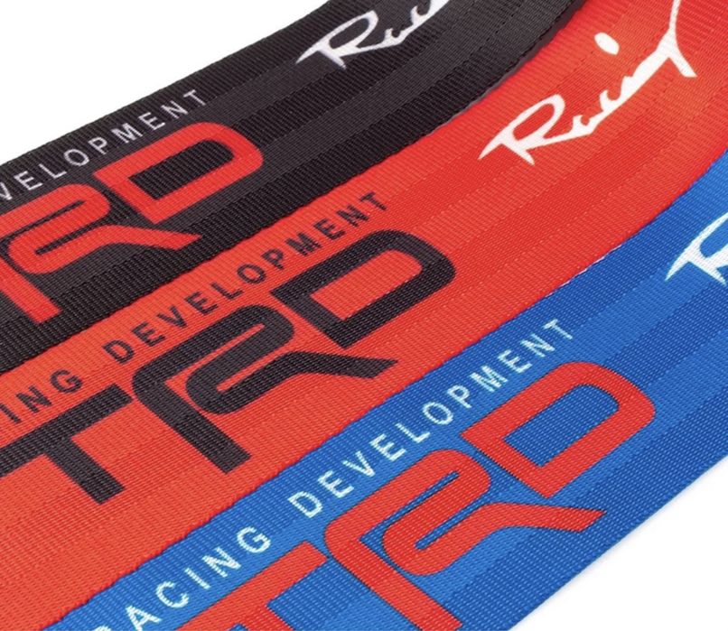 Цветни колани за автомобил