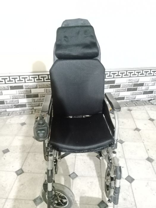 Продам инвалидную электронную коляску. Рабочий