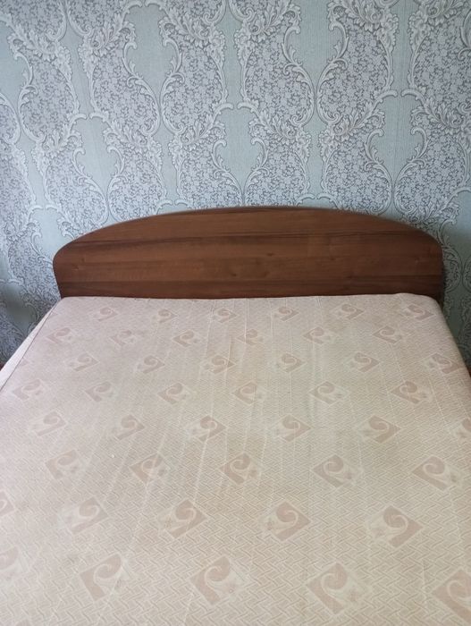 Продам 2-х спальную кровать.
