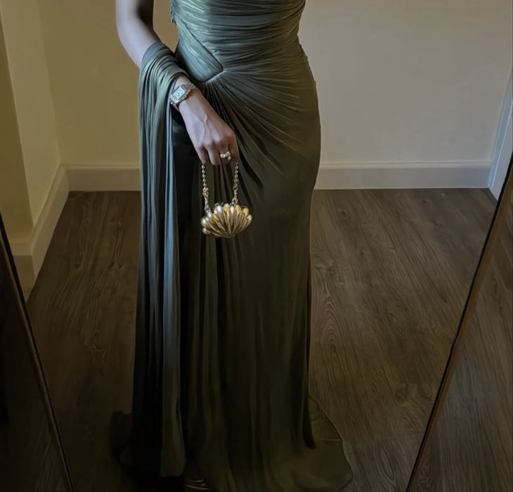 Шикарное вечернее платье