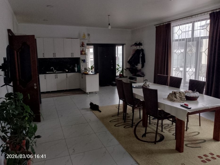 Продам дом  и красного кирпича.