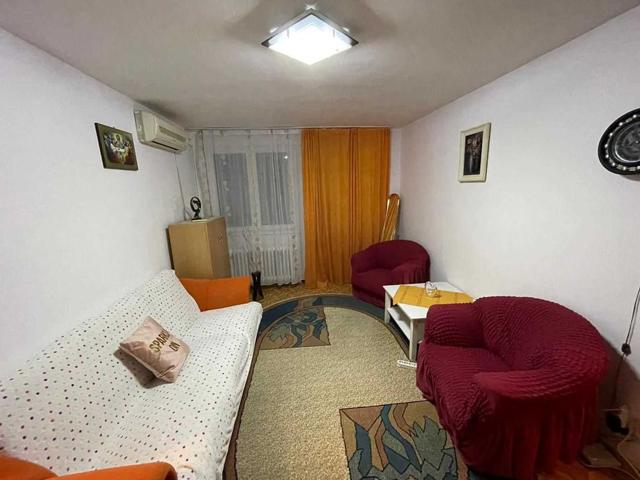 Închiriez apartament