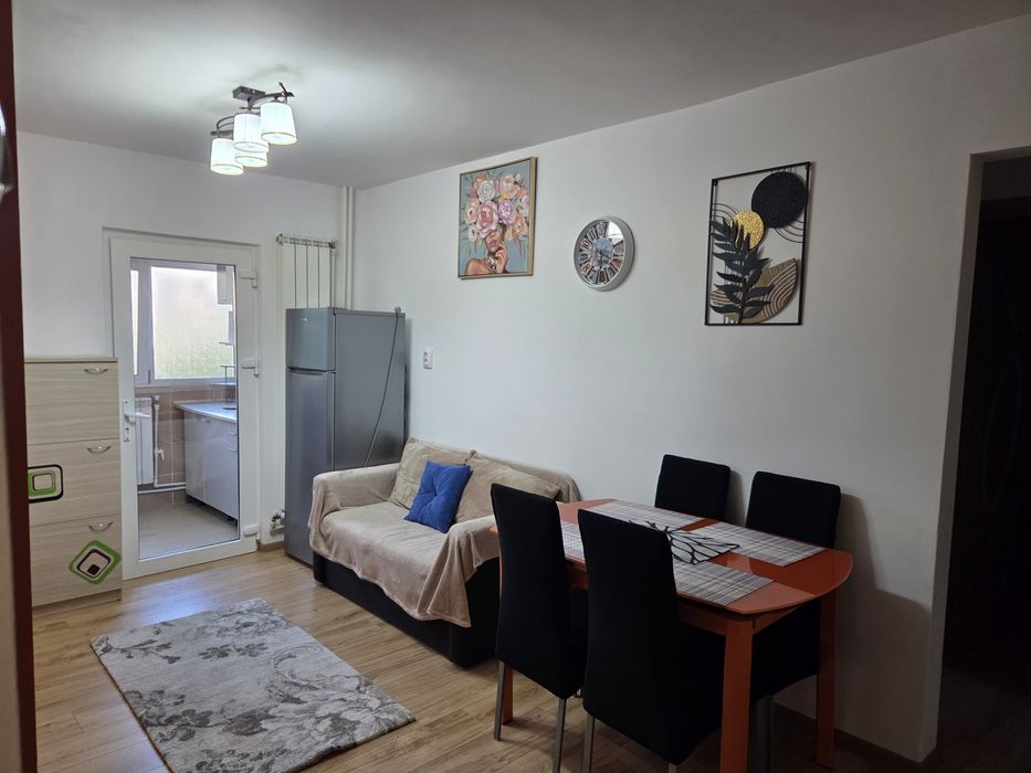 Închiriez apartament zona Racheta