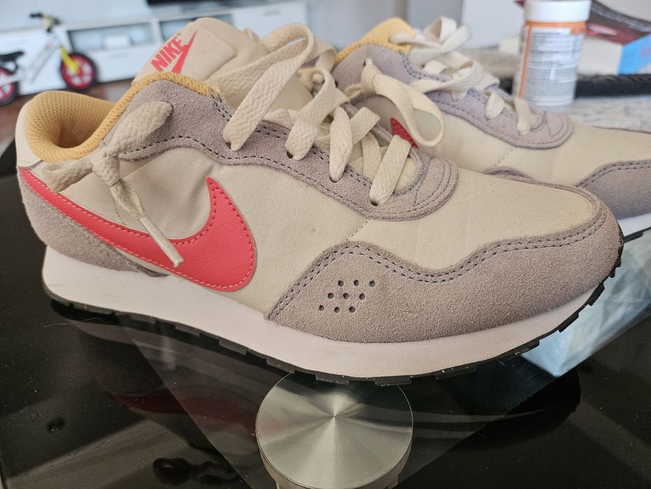 Дамски маратонки Nike