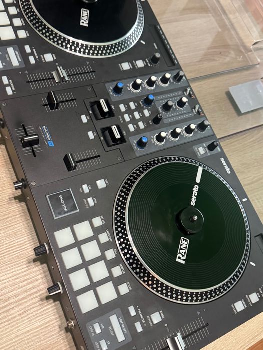 Consola DJ Rane ONE MK1 - Joguri motorizate, vinyl style