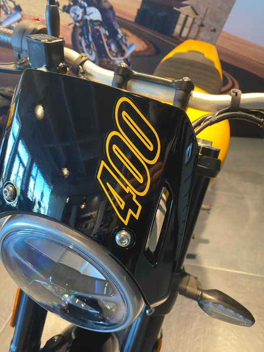 Motocicleta Triumph Tracker 400 2026 | Finantare rapida
