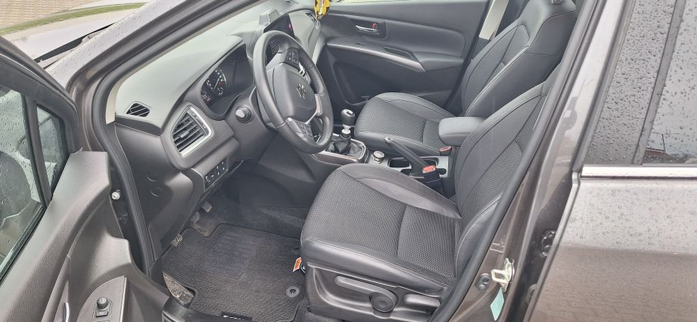 Suzuki S-Cross Hybrid 2025