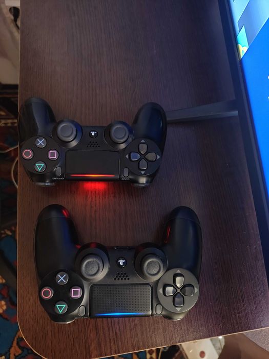 Vând consolă PS 4