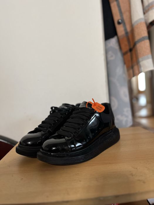vand adidasi alexander mcqueen