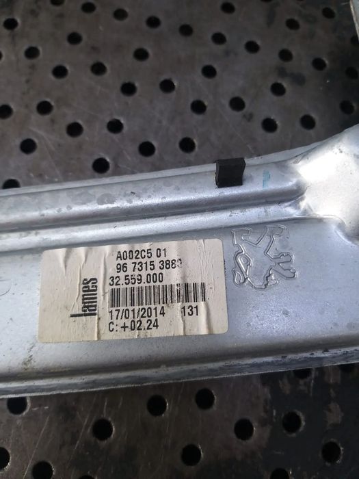 Macara manuala geam dreapta spate peugeot 208 ca cc 9673153880