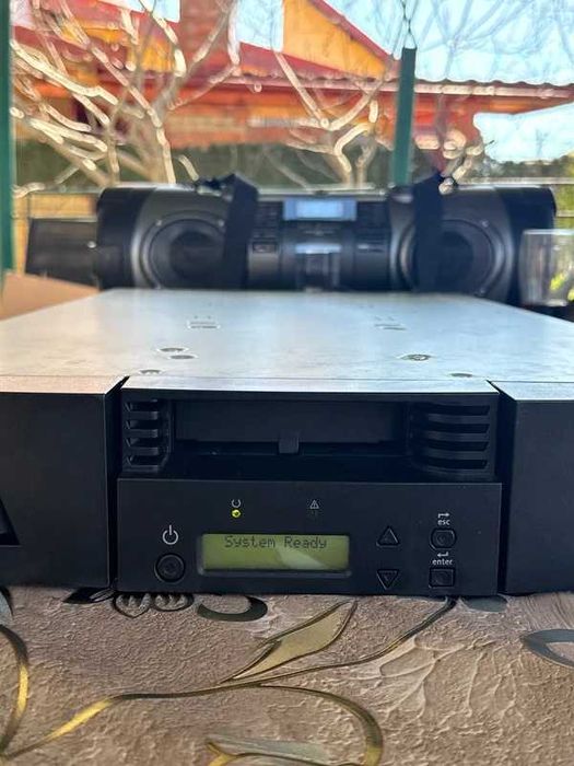 Quantum SuperLoader3 L700  sistem de stocare pe bandă