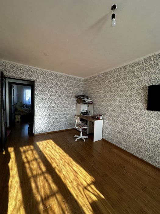 Продается 2 комнтная квартира