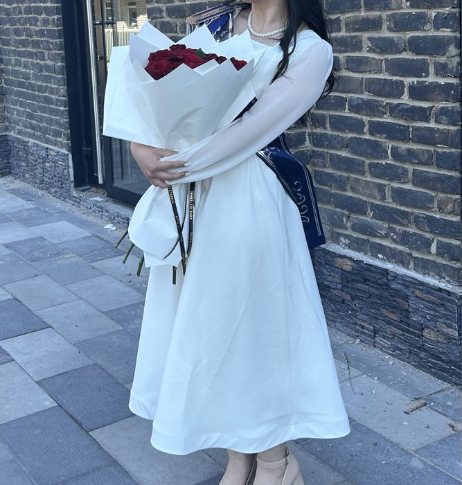 белое платье, на 25 мая