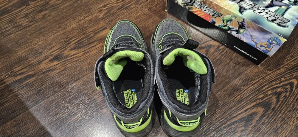 Skechers 33.5 номер детски боти скечерс 33.5 номер запзени  непромокае