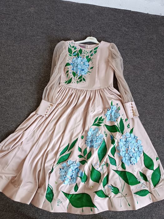 Платье вечерний интересный