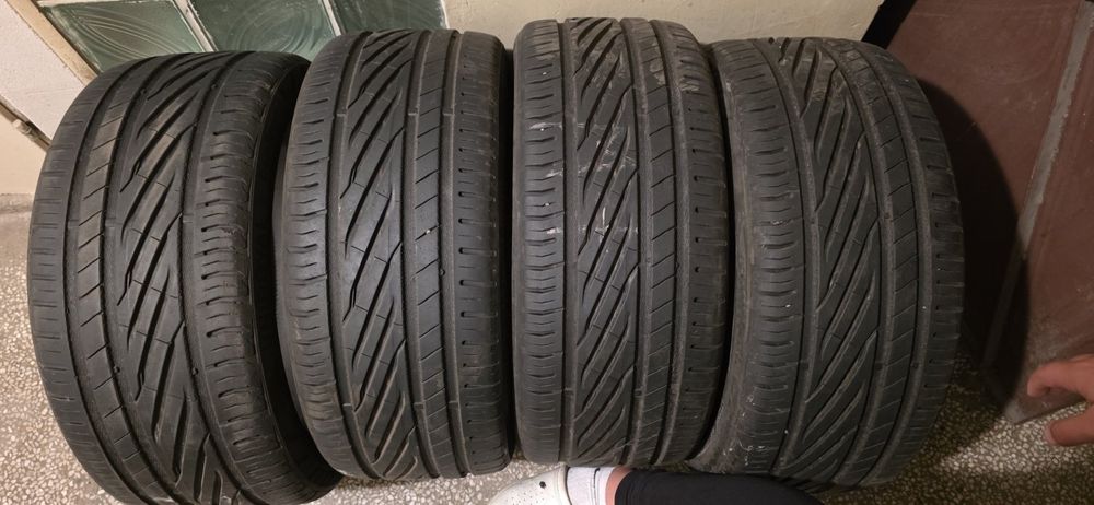 Продавам летни гуми Uniroyal 235/4018