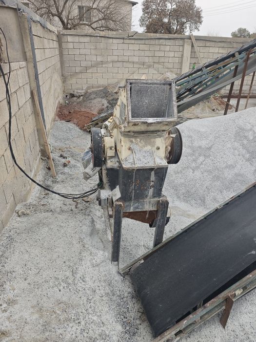 Дробилка, бетона мишалка, лента, сетка. Сотилади срочно