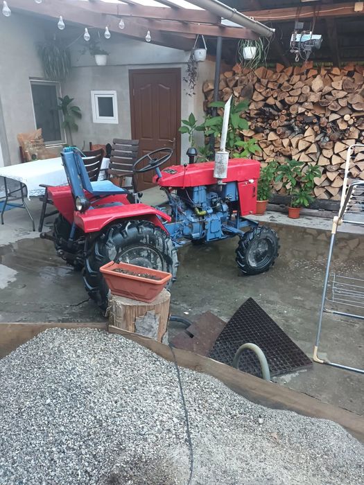 Vând tractor 15 cp
