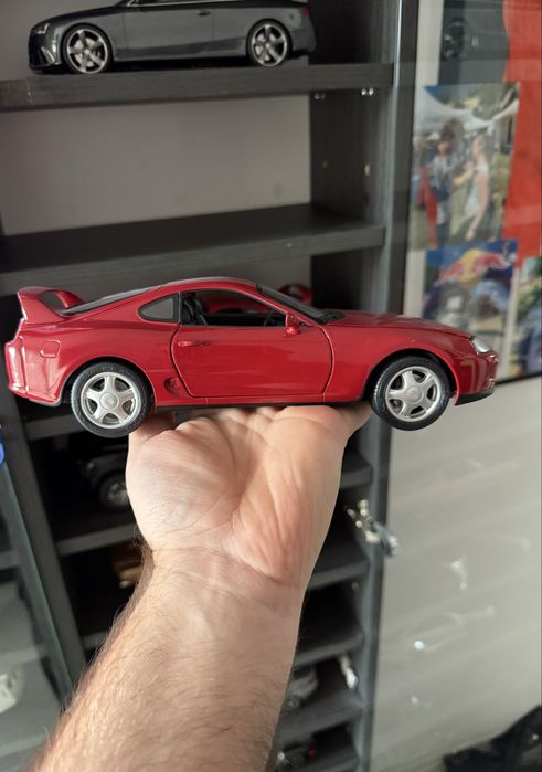 Toyota supra kyosho 1/18 ( nu lcd,autoart,kyosho,motorhelix)