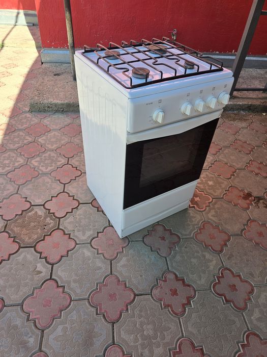 Газ.плита почти новая