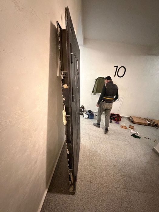 Входной дверь/Сыртқы есік