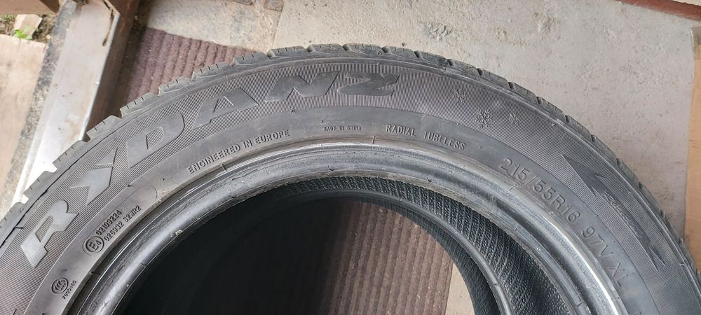 Зимние шины 215/55/R16