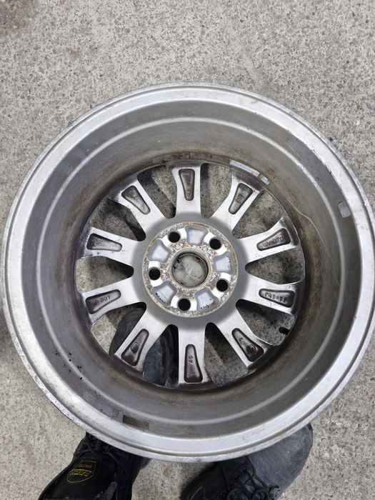 Тойота Камри оригинал R16