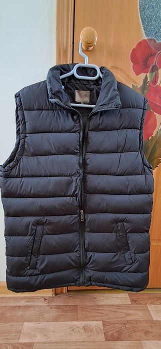 Продам мужскую безрукавку