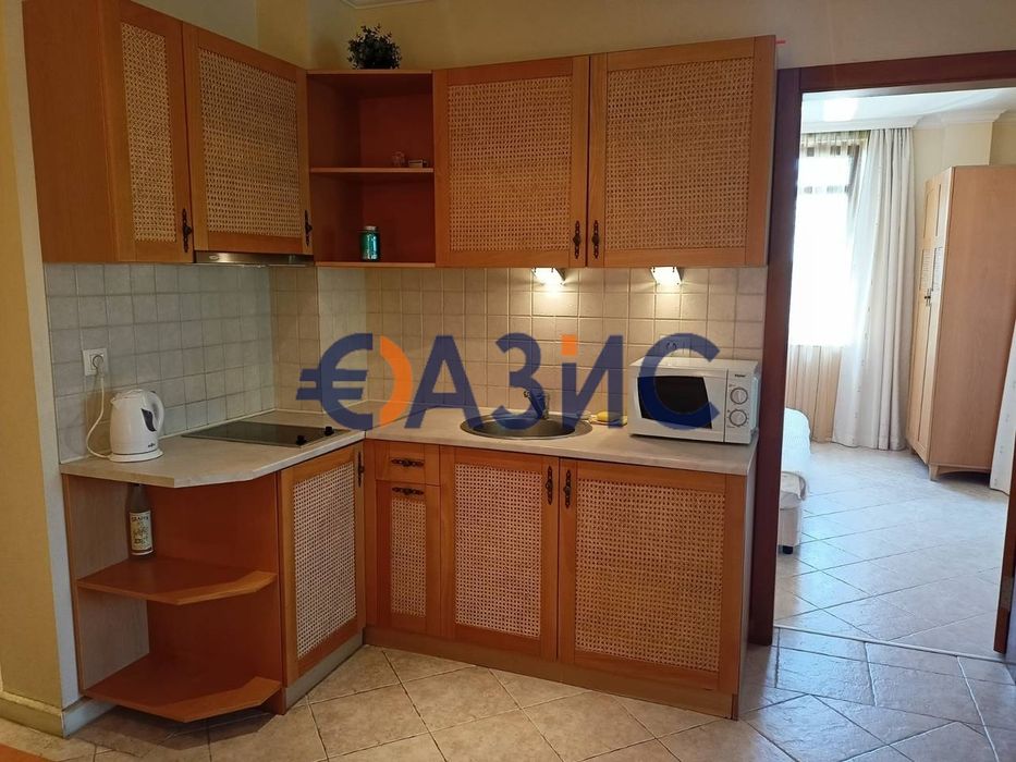 Продава се Тристаен апартамент в Созопол - 92 кв.м за 1468 €/кв.м - Снимка #2