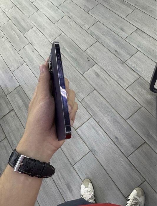 Iphone 14 pro purple