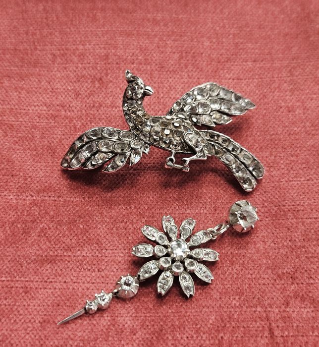 Сребърна брошка от 18 - ти век.