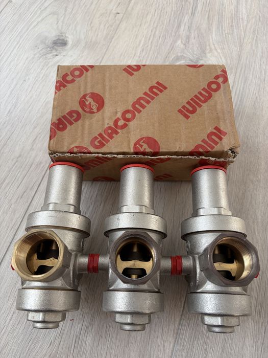 Редуктор/регулятор давления воды