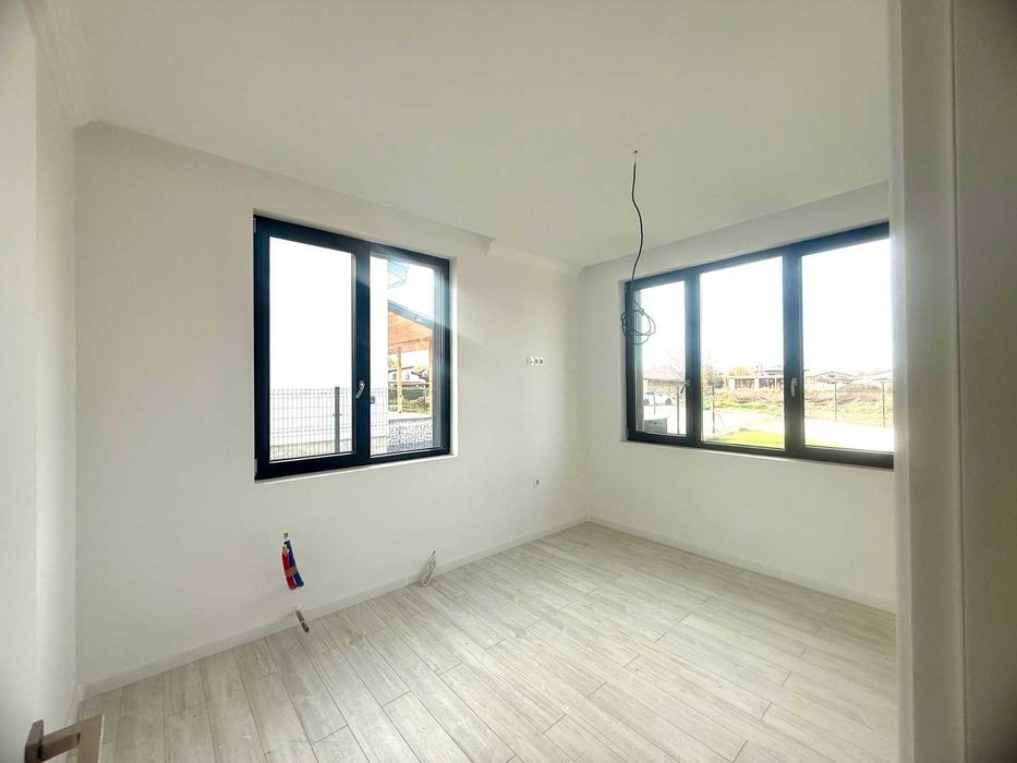 Продава се Къща в с. Радиново, Област Пловдив - 360 кв.м за 566 €/кв.м - Снимка #10