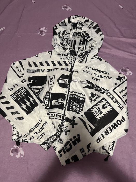 Geaca de nailon Bershka, marimea M