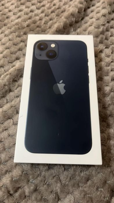 Продавам iPhone 13 128GB
