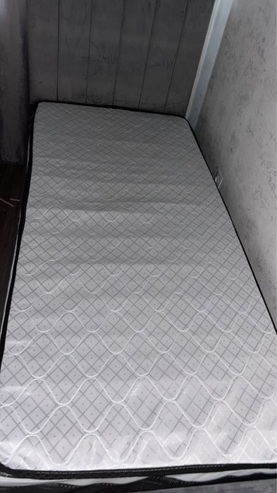 Матрас новый  90/200см