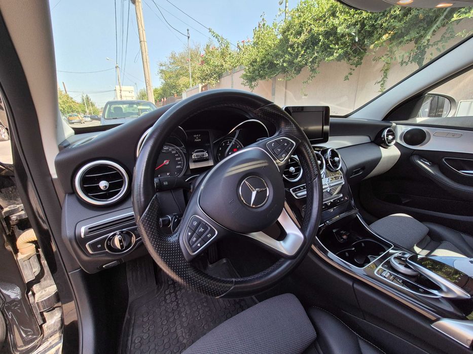 Mercedes-Benz C 200 CGI Avantgarde, Model 205.042, German version