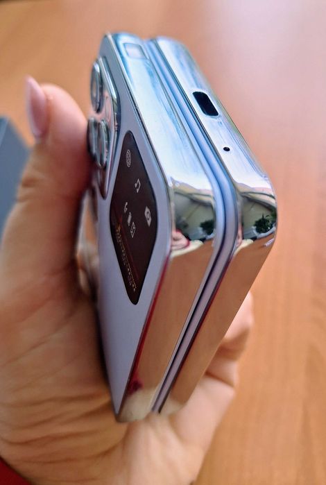 Сгъваем телефон само за 20 евро