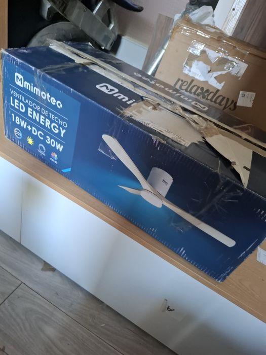 Ventilator de tavan cu bec
