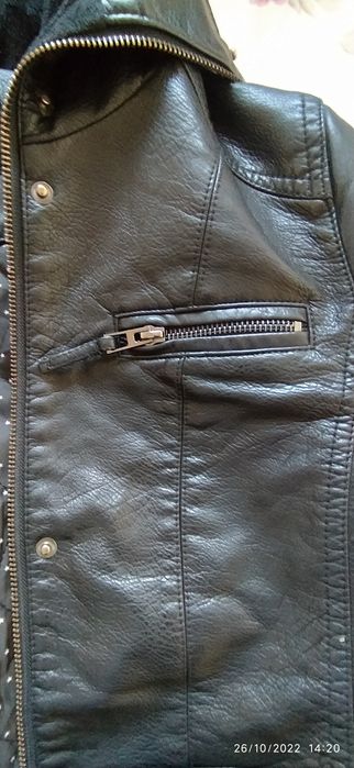 Kojinniy kurtka sotiladi