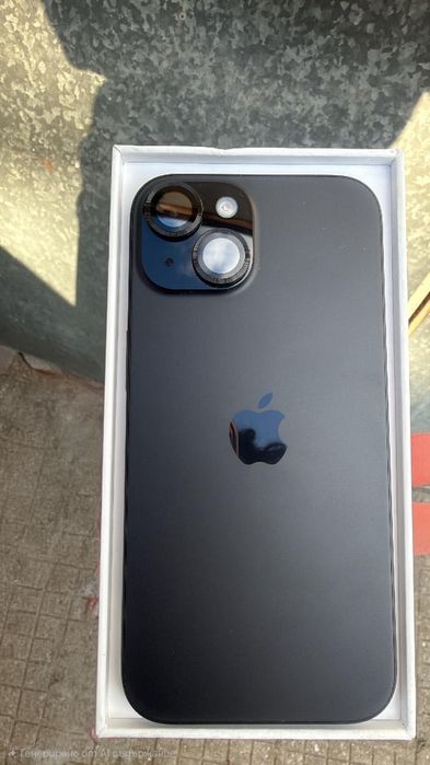 iPhone 15 128  много запазен
