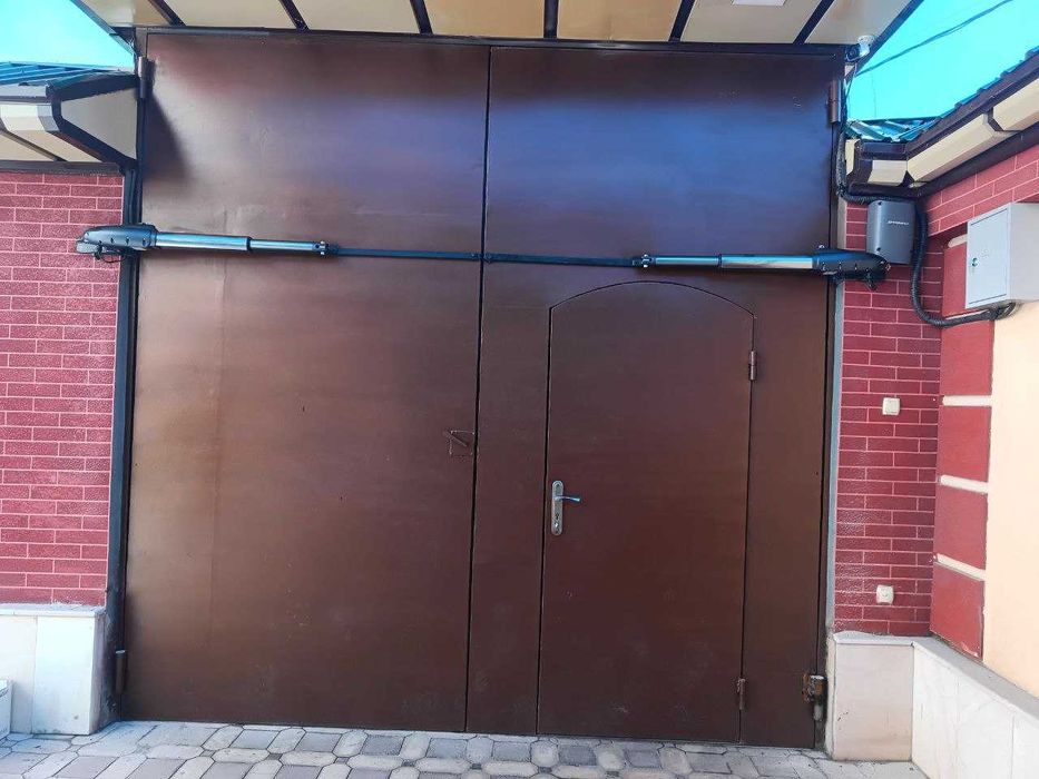 Автоматика на распашные ворота.Управление со смартфона!Аккумуляторы!