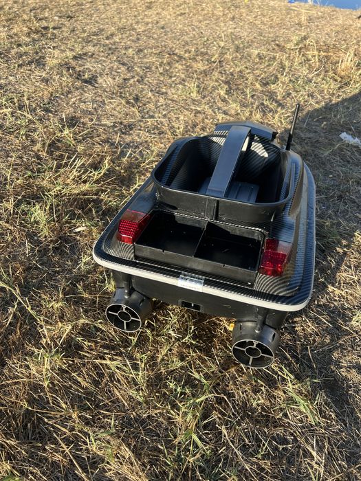 Лодка с дистанционно