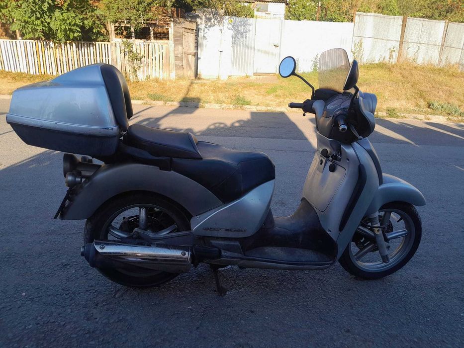 Aprilia Scarbeo an 2003 SE VINDE