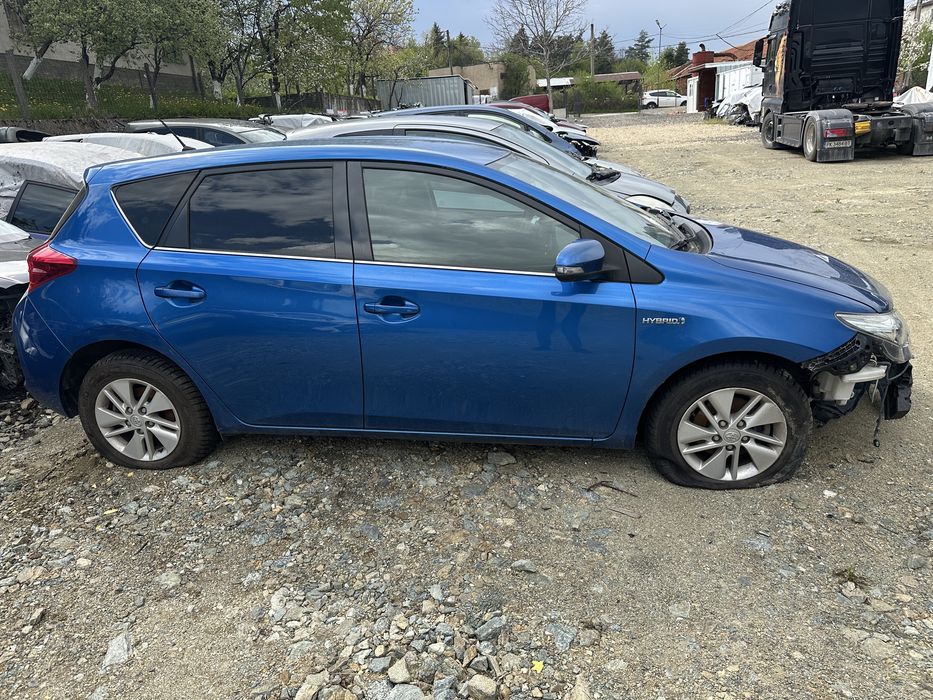 Тойота Аурис Toyota Auris 1.8 хибрид 136 кс 2014г На Части