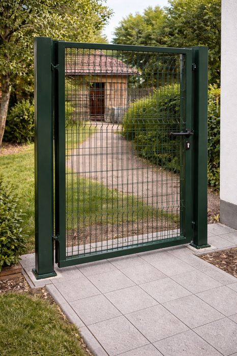 Изработка на врати, оградни пана и парапети от ковано/гладко желязо