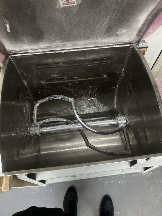 Продам тестомес.